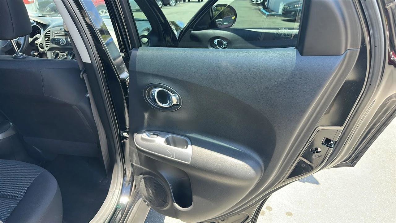 Used 2014 Nissan Juke S FWD image 45