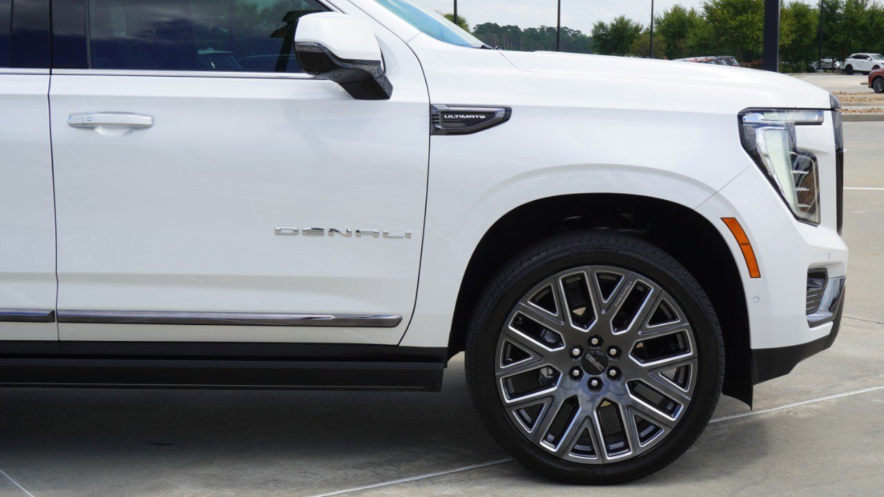 Used 2025 GMC Yukon Denali Ultimate image 9