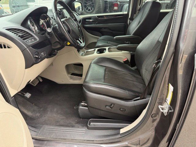 Used 2020 Dodge Grand Caravan SXT FWD image 10