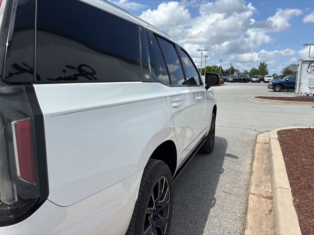 Used 2022 Cadillac Escalade Premium Luxury w/ Performance Package image 5