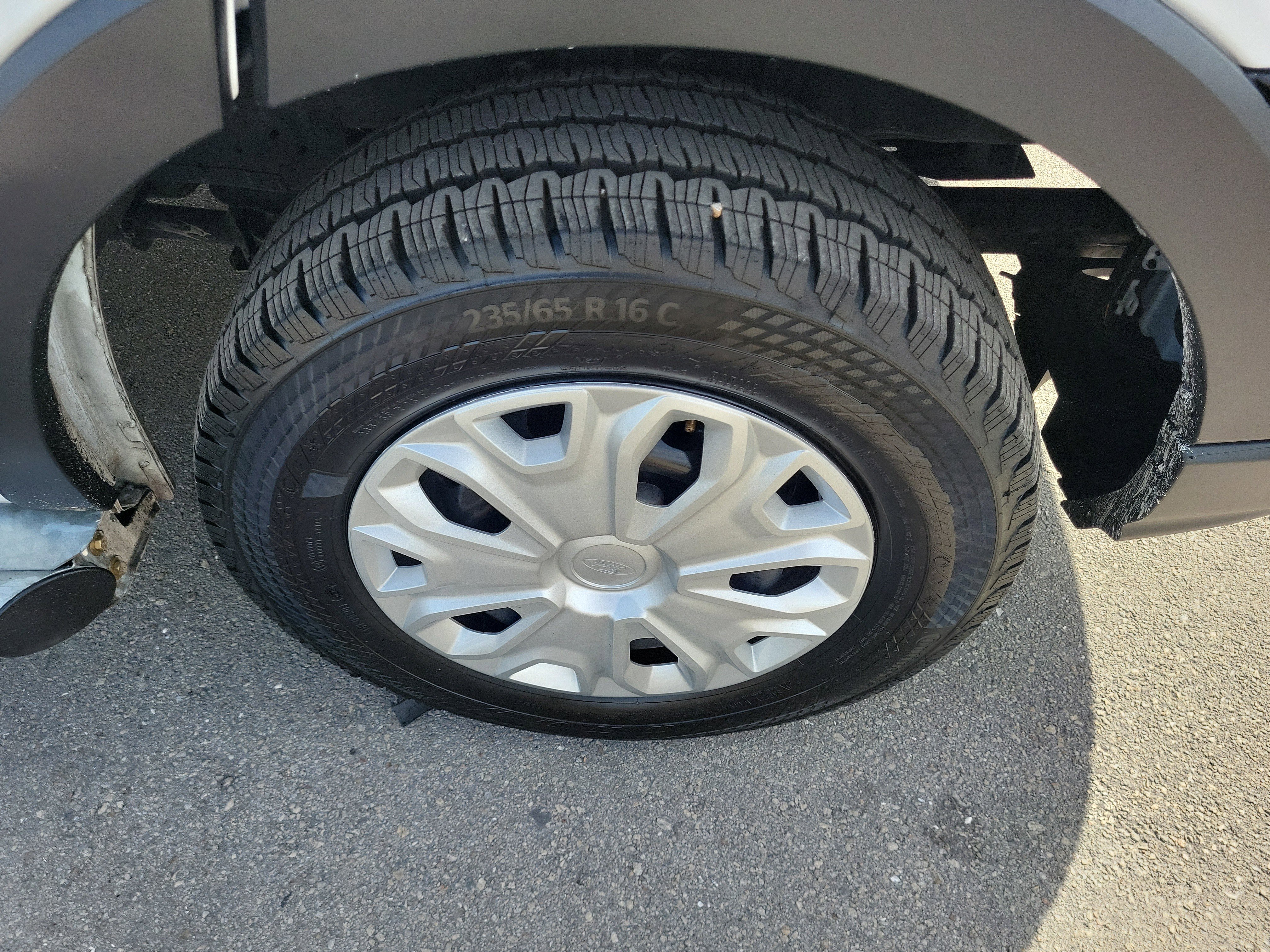 Used 2024 Ford Transit 250 Low Roof w/ Exterior Upgrade Package image 29