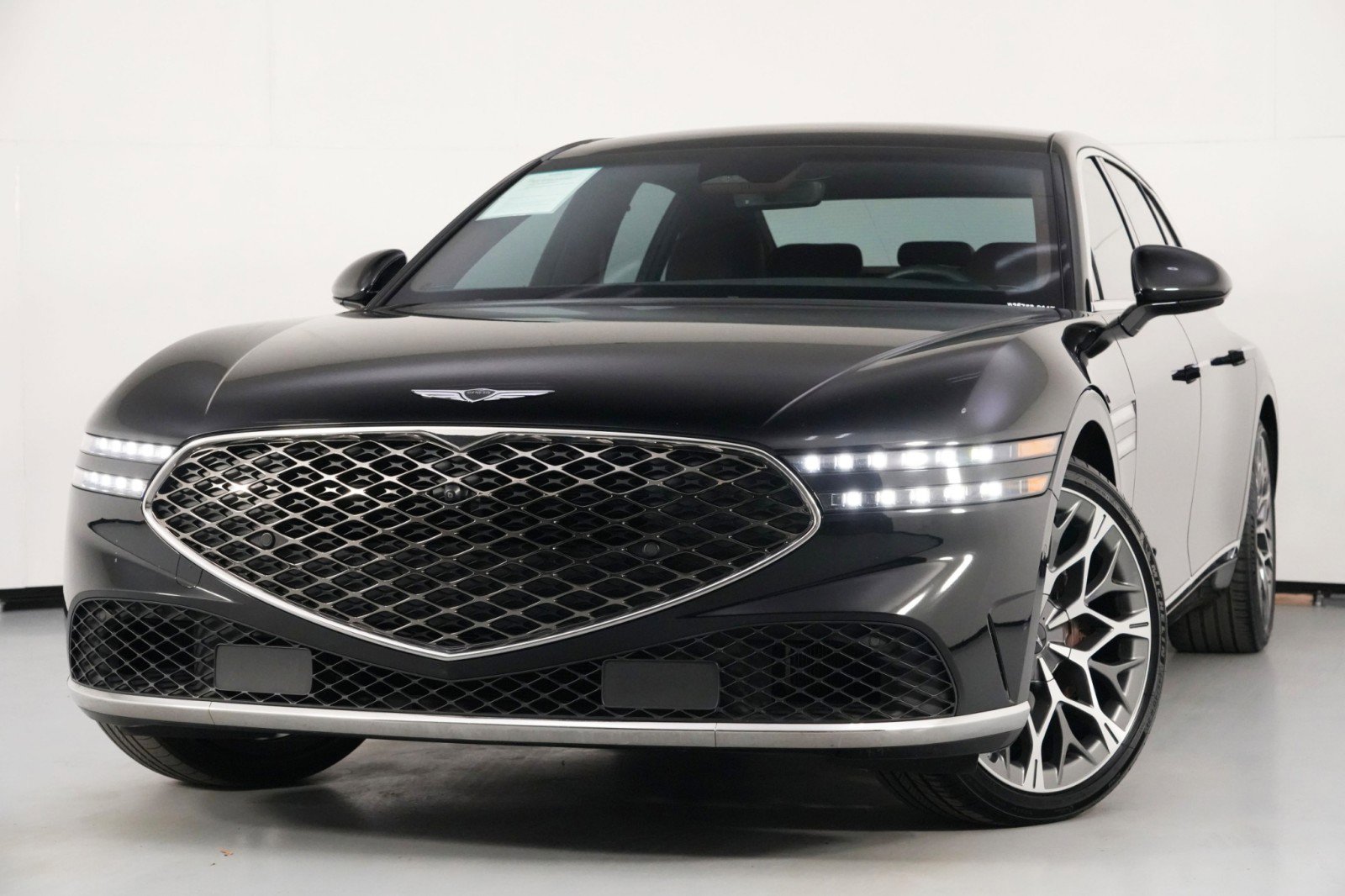 Used 2024 Genesis G90 3.5T image 3