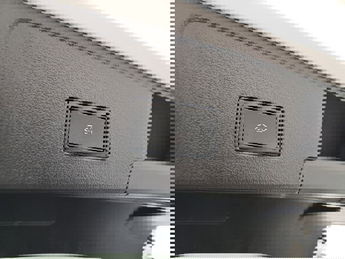 Used 2025 Volkswagen Atlas Cross Sport SE image 51