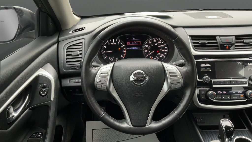 Used 2018 Nissan Altima 2.5 SL FWD image 18