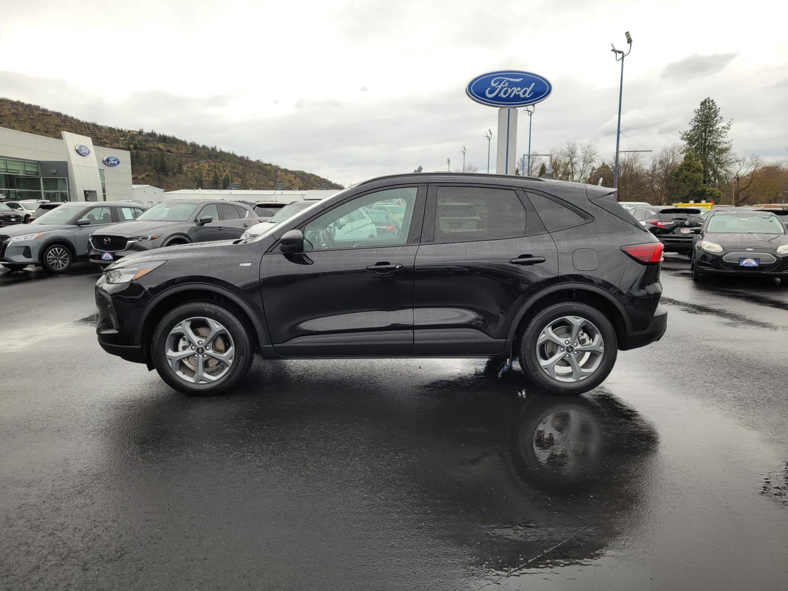 Used 2025 Ford Escape ST-Line AWD/4WD image 8