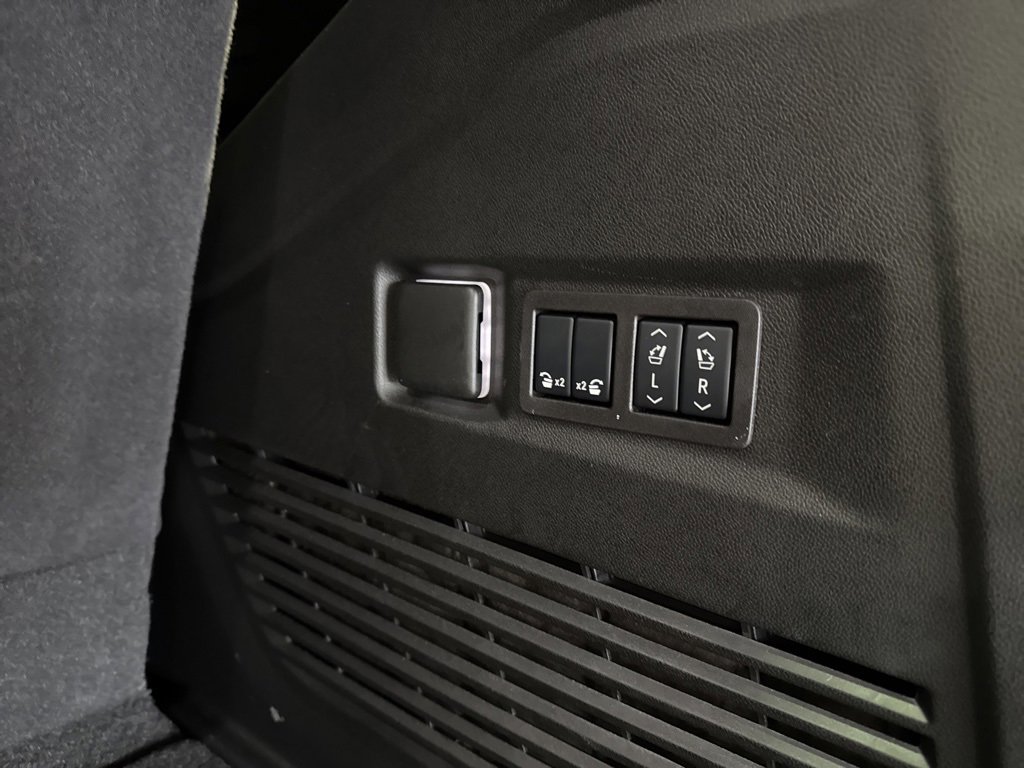 Used 2025 Chevrolet Tahoe Premier w/ Sun And Tow Package image 11