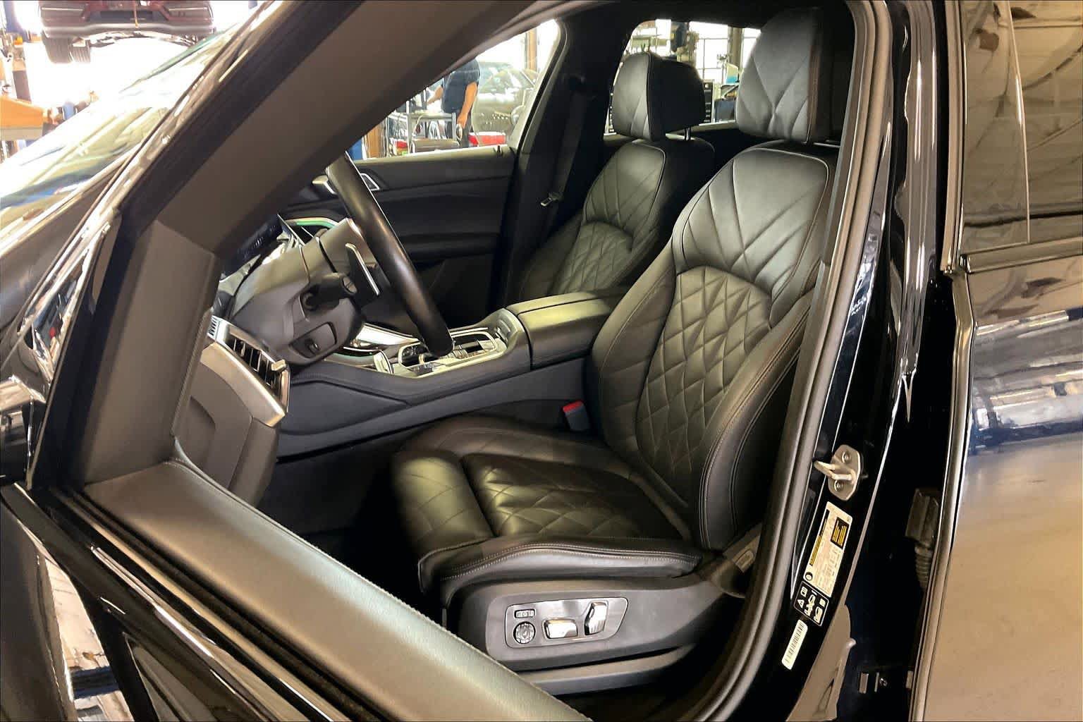 Used 2025 BMW X6 xDrive40i AWD/4WD image 7