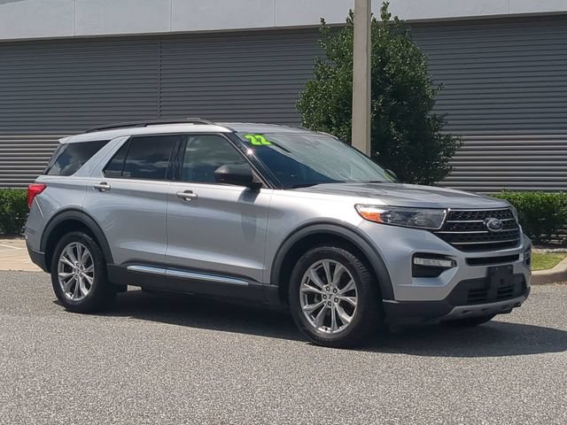 Certified 2022 Ford Explorer XLT w/ Equipment Group 202A RWD image 2