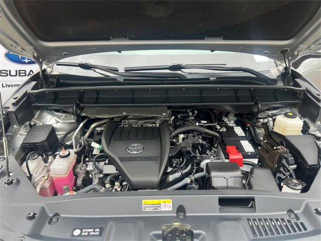 Used 2024 Toyota Highlander LE image 11
