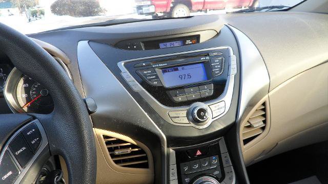 Used 2013 Hyundai Elantra GLS w/ Preferred Pkg FWD image 5