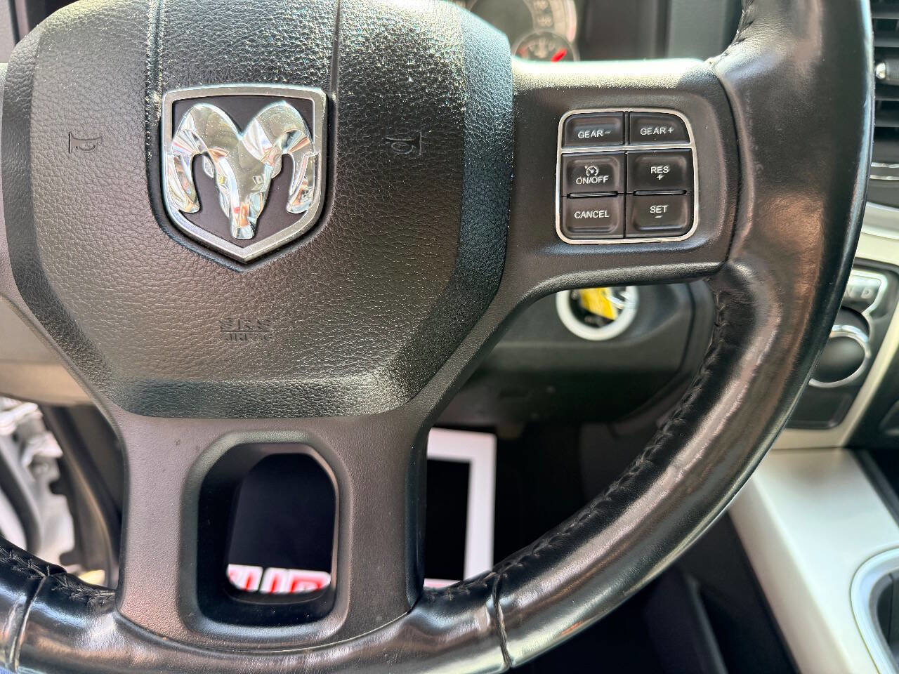 Used 2018 RAM 1500 SLT image 26