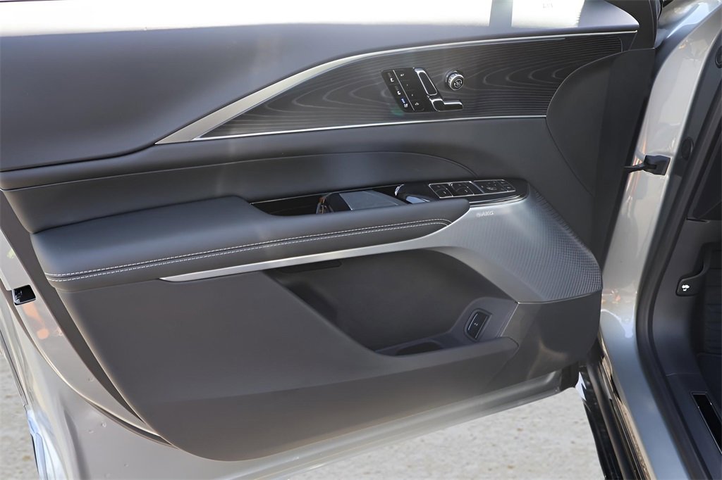 New 2026 Cadillac Lyriq V image 10