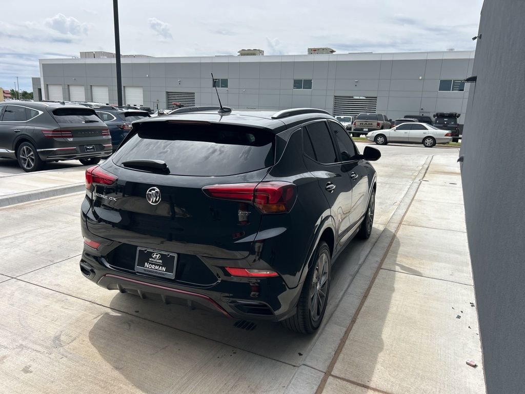 Used 2022 Buick Encore GX Select w/ Sport Touring Package FWD image 5