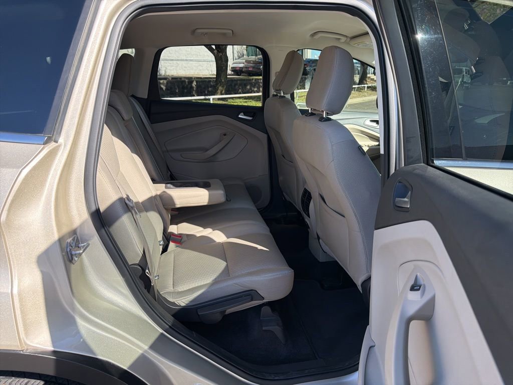 Used 2018 Ford Escape SE image 30