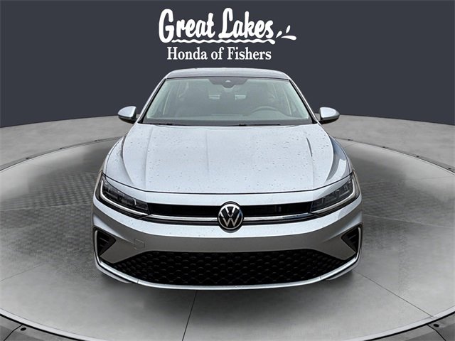 Used 2025 Volkswagen Jetta SE w/ Sunroof Package image 8