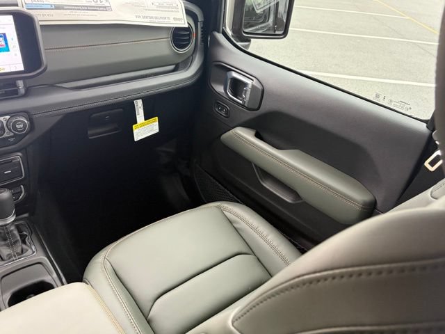 New 2026 Jeep Gladiator Mojave w/ Safety Group AWD/4WD image 35