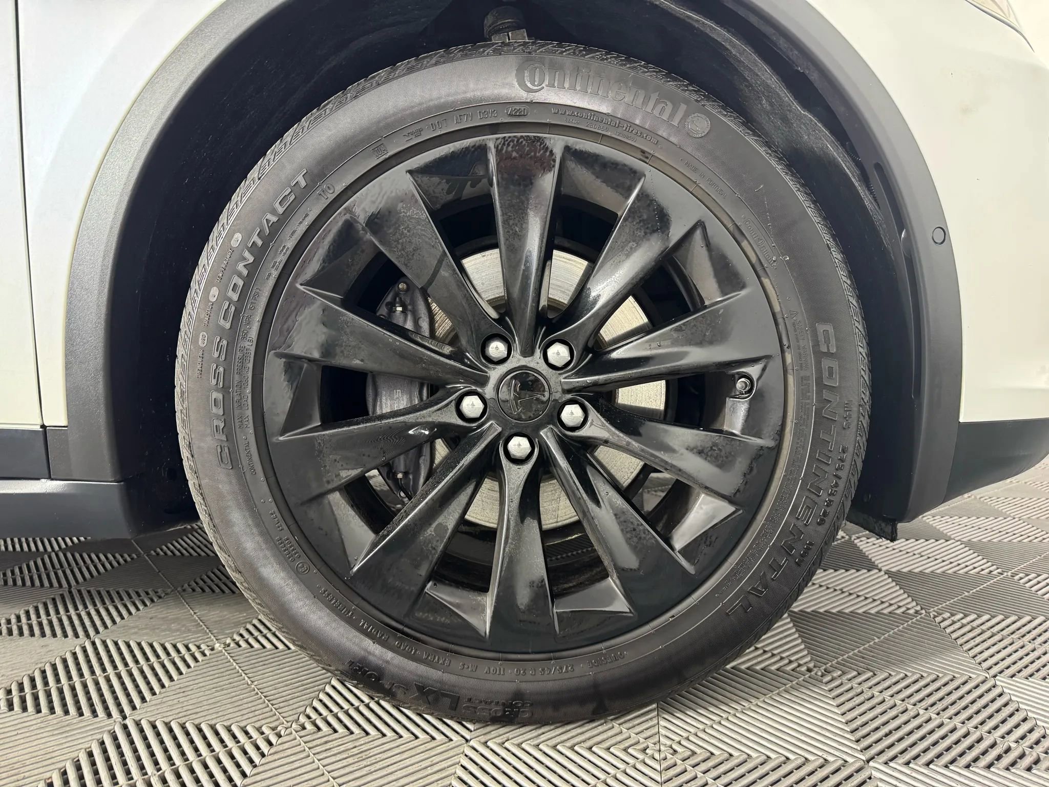 Used 2017 Tesla Model X 100D image 48