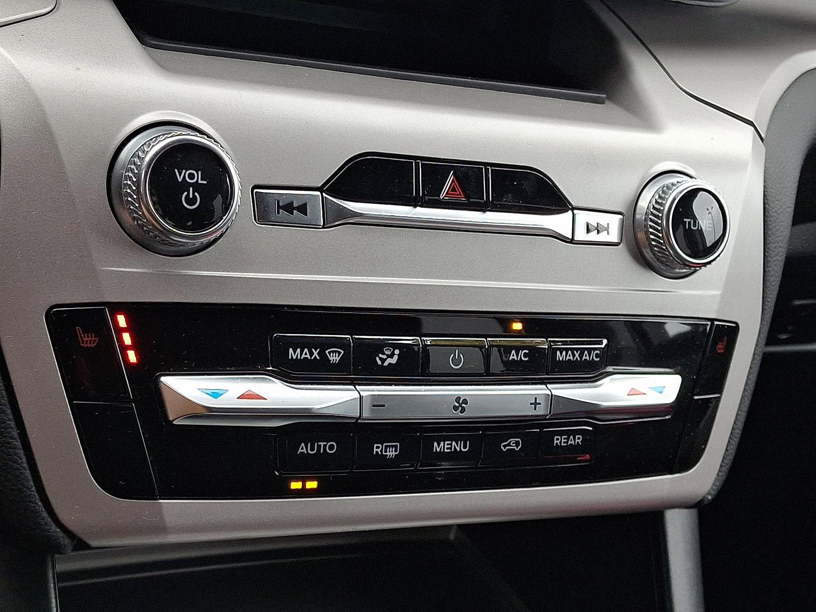 Certified 2023 Ford Explorer XLT image 19