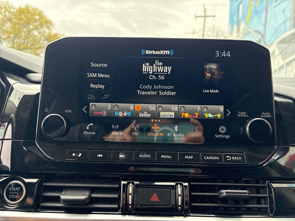 Used 2022 Nissan Pathfinder SL image 15