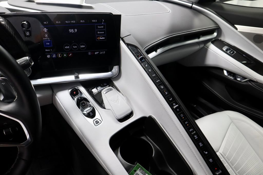 Used 2021 Chevrolet Corvette Stingray Premium Cpe w/ Z51 Performance Package image 32