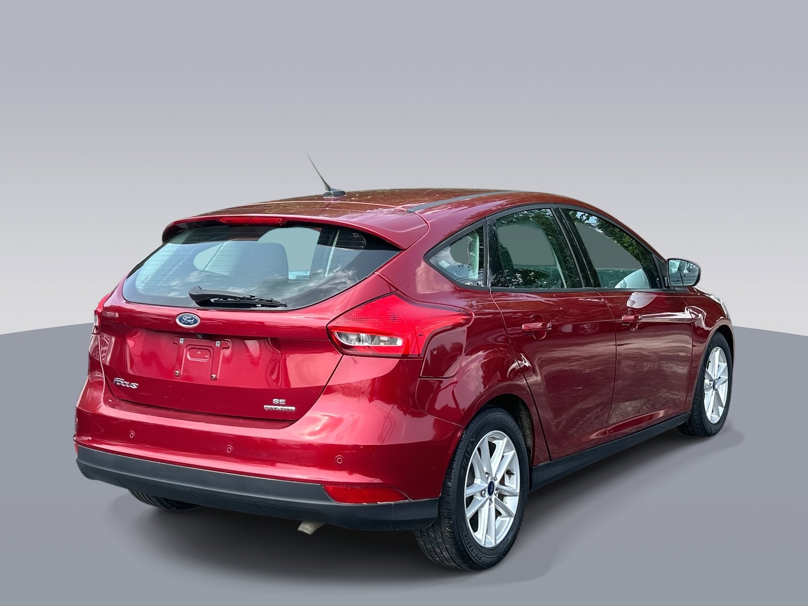 Used 2016 Ford Focus SE w/ SE Power Seat Package image 3