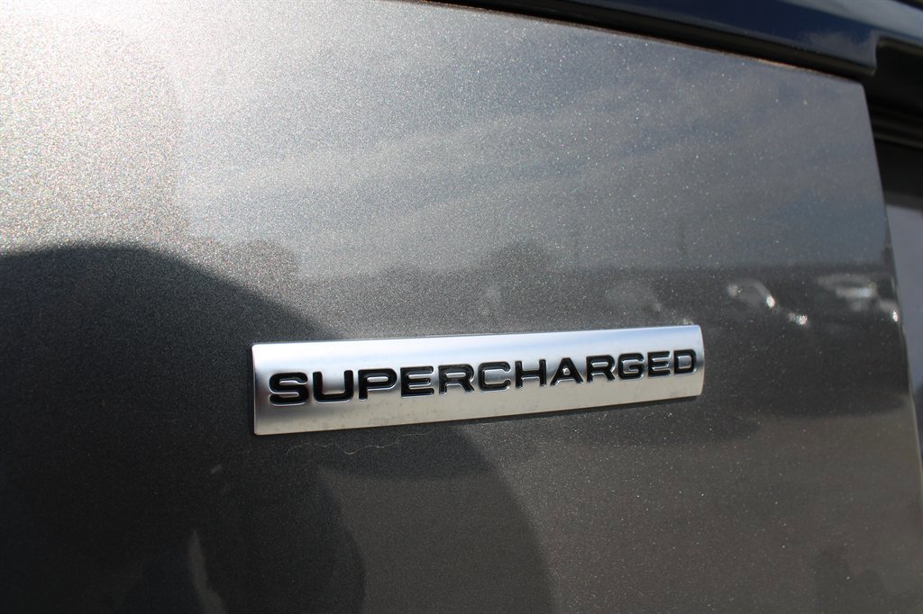Used 2018 Land Rover Range Rover Supercharged image 32