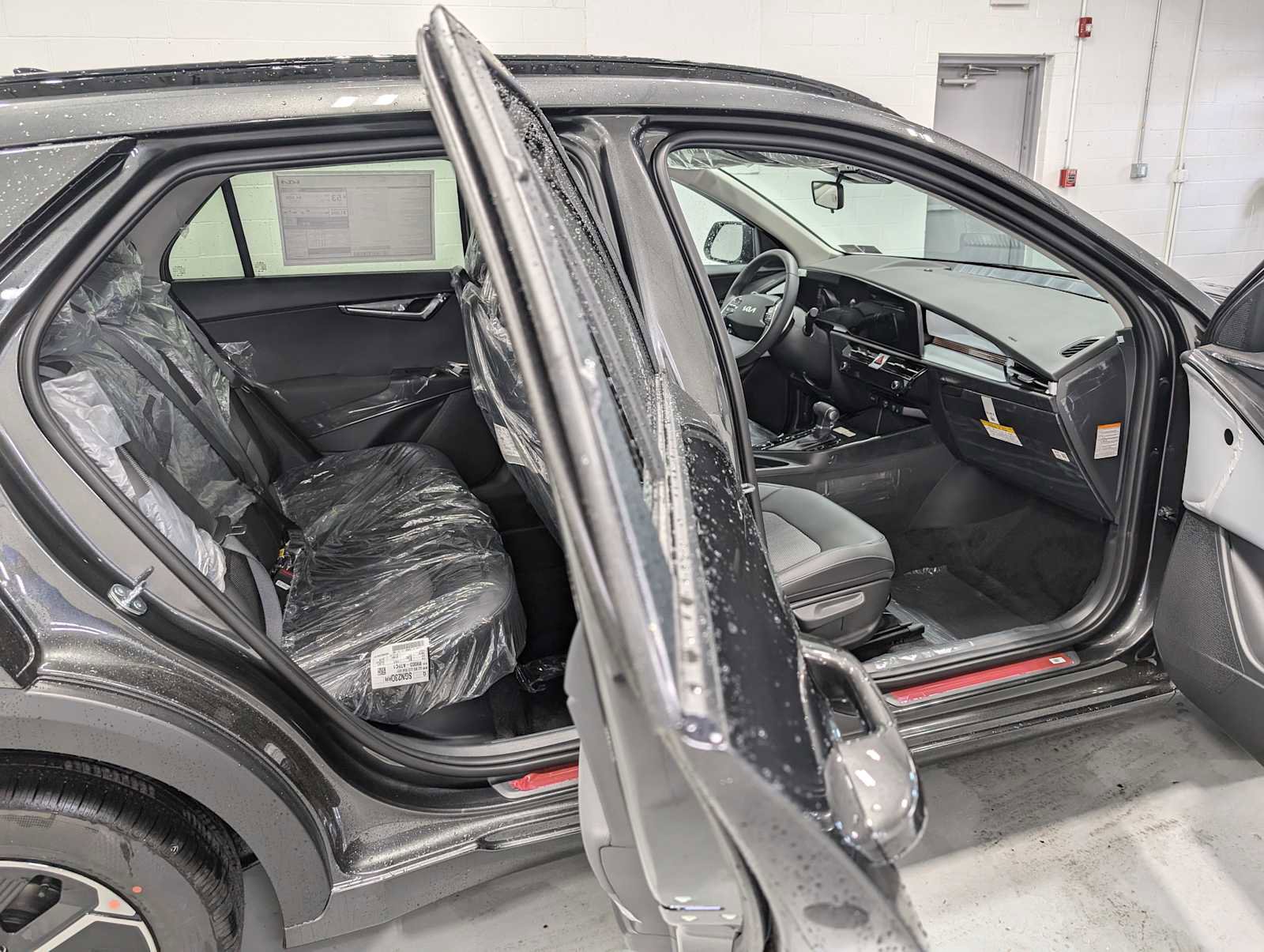 New 2025 Kia Niro EX image 7