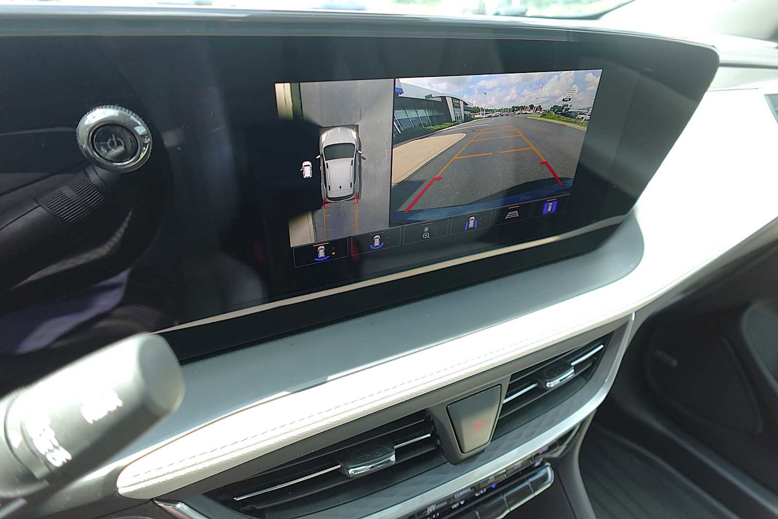 Used 2024 Buick Encore GX Avenir w/ Avenir Technology Package image 24