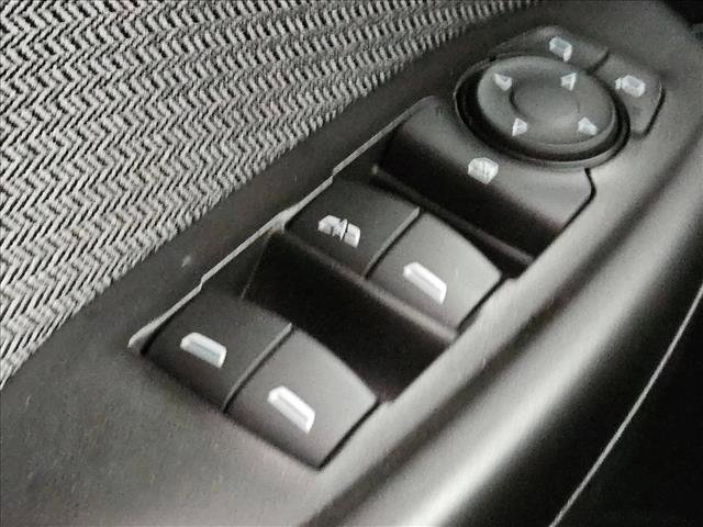 Used 2025 Chevrolet TrailBlazer LT AWD/4WD image 17