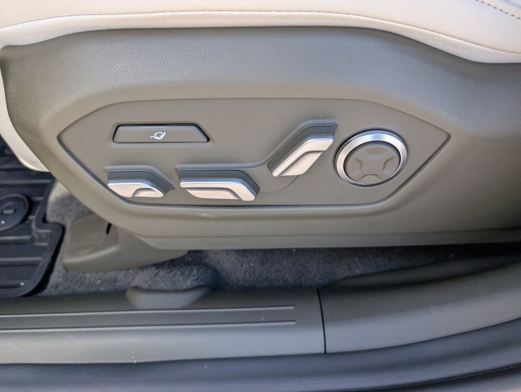 New 2025 Hyundai Santa Fe Calligraphy image 15