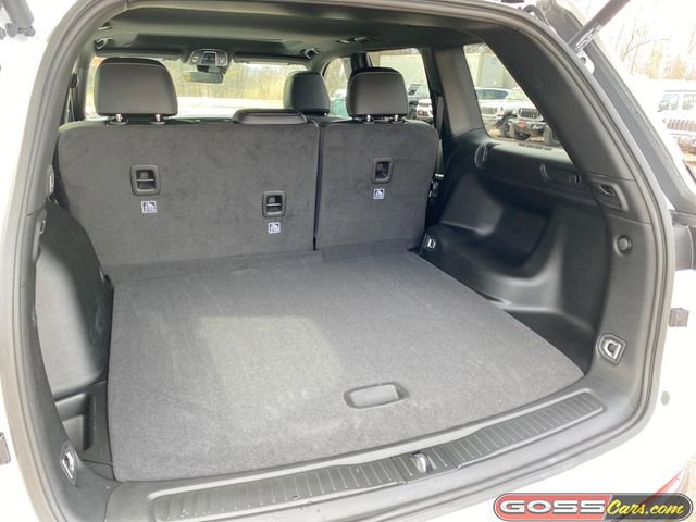 New 2026 Jeep Grand Cherokee Altitude image 8