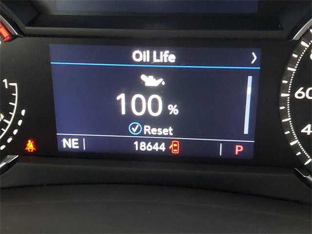 Certified 2022 Cadillac XT4 Luxury w/ Cold Weather Package image 15