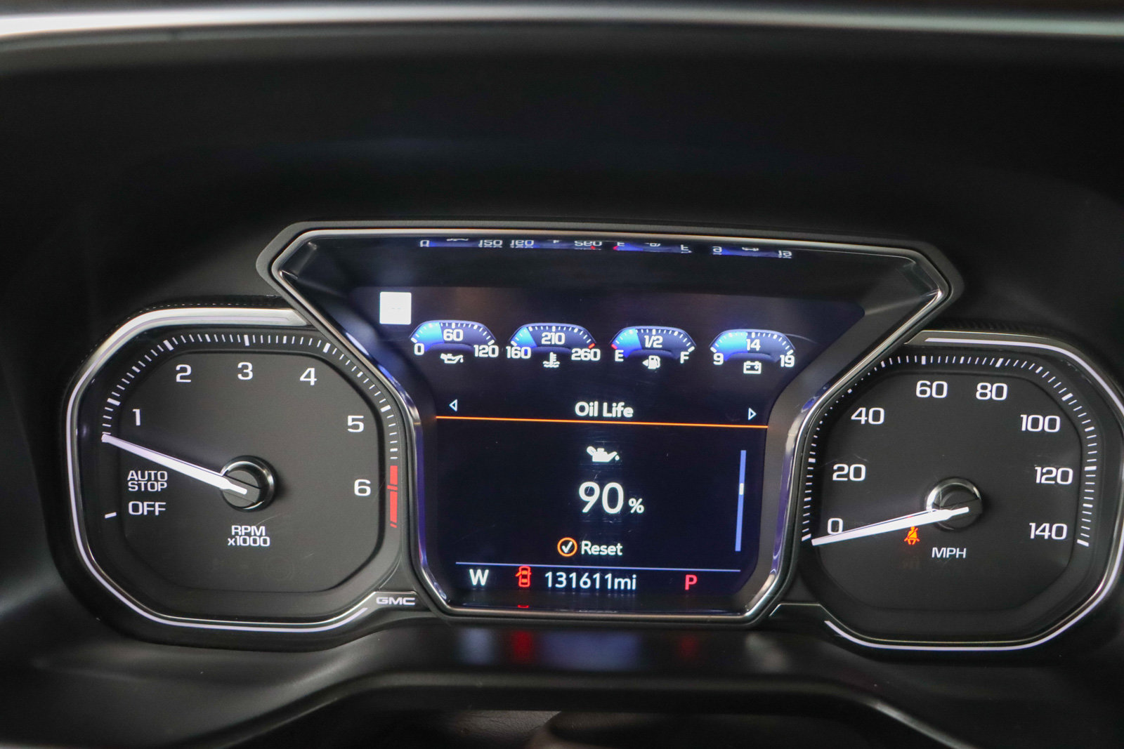 Used 2021 GMC Yukon Denali w/ Denali Premium Package image 16