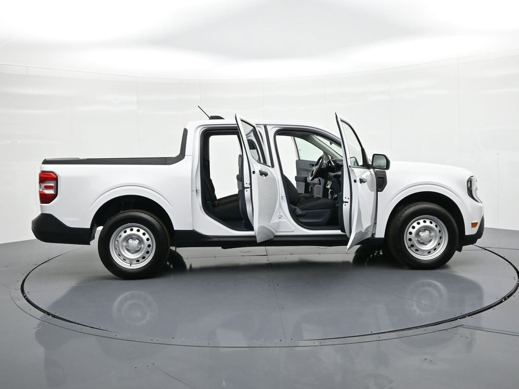 Used 2025 Ford Maverick XL w/ Equipment Group 102A image 25