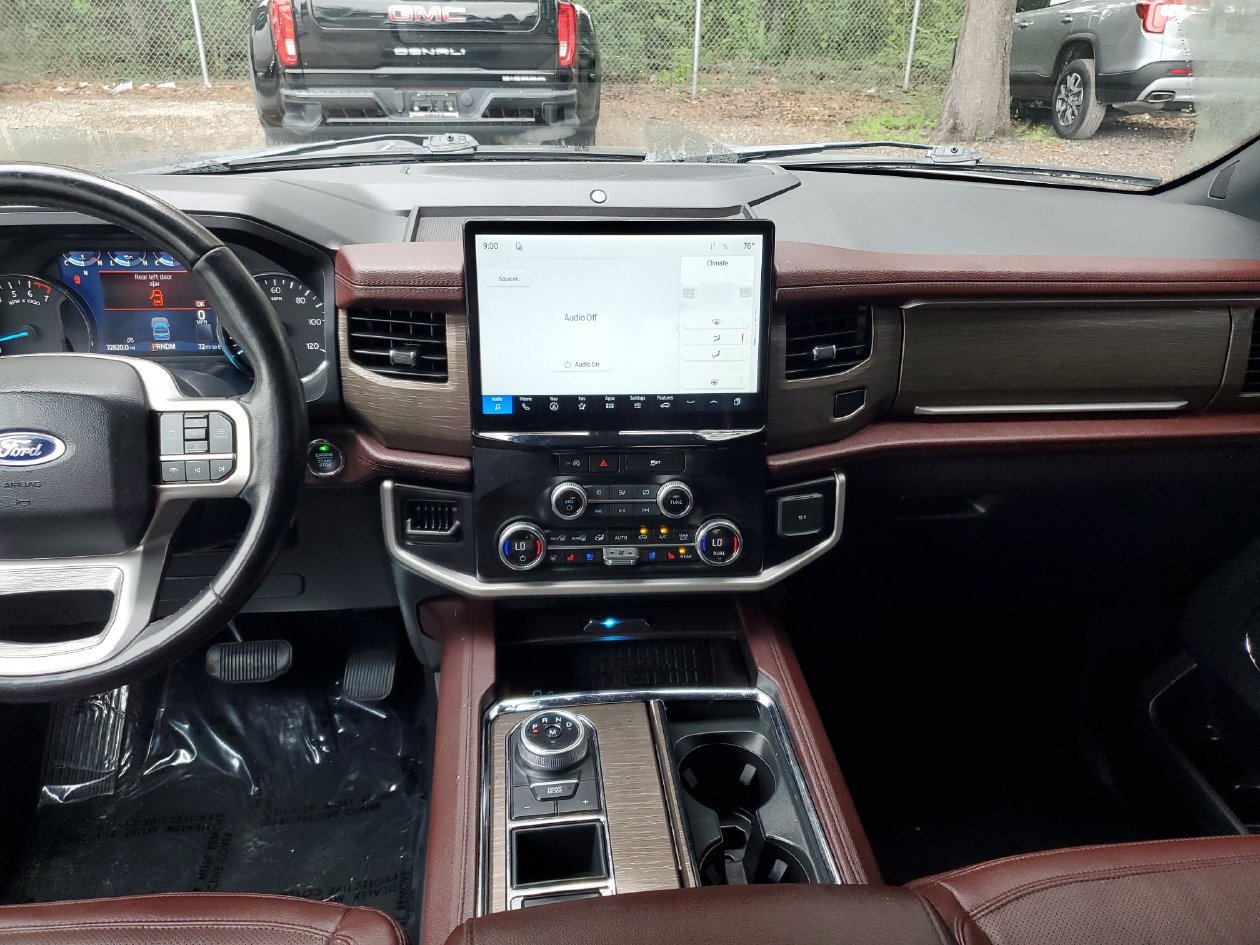 Used 2024 Ford Expedition Limited RWD image 13