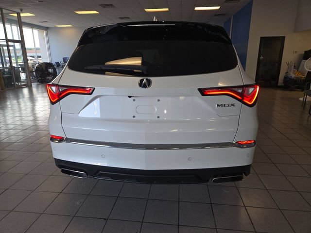 Certified 2024 Acura MDX FWD w/ Technology Package image 7
