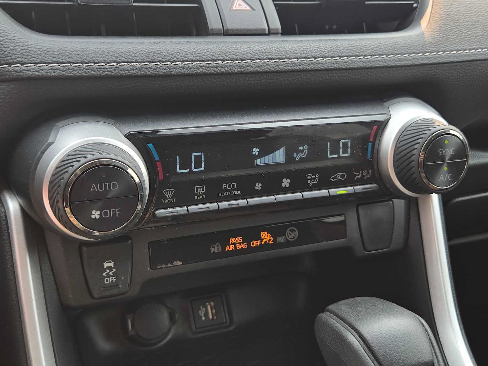Certified 2025 Toyota RAV4 LE AWD/4WD image 30