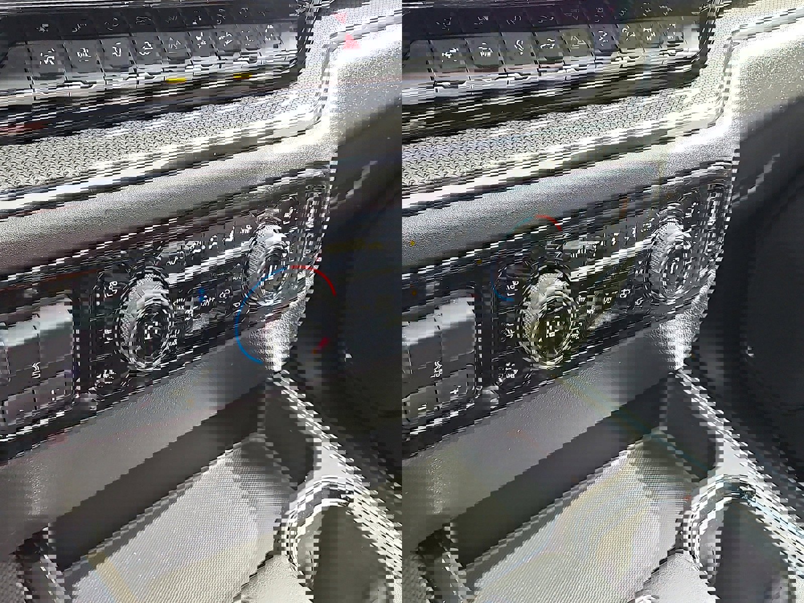 Used 2023 Chevrolet Silverado 1500 ZR2 w/ Technology Package image 18