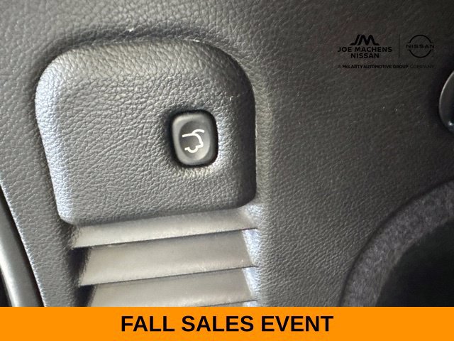Used 2019 Jeep Grand Cherokee Altitude AWD/4WD image 39