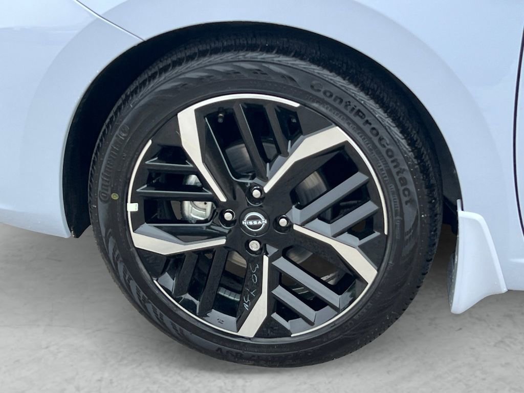 New 2025 Nissan Versa SR FWD image 23