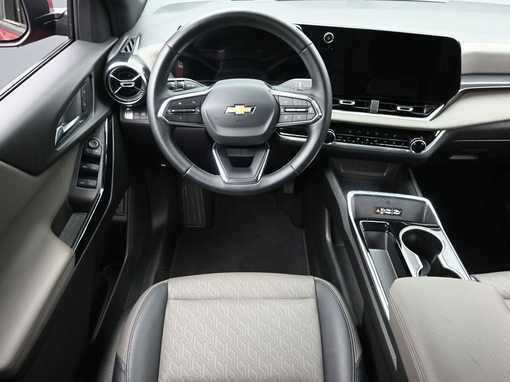 Used 2025 Chevrolet Equinox LT w/ Convenience Package II AWD/4WD image 13