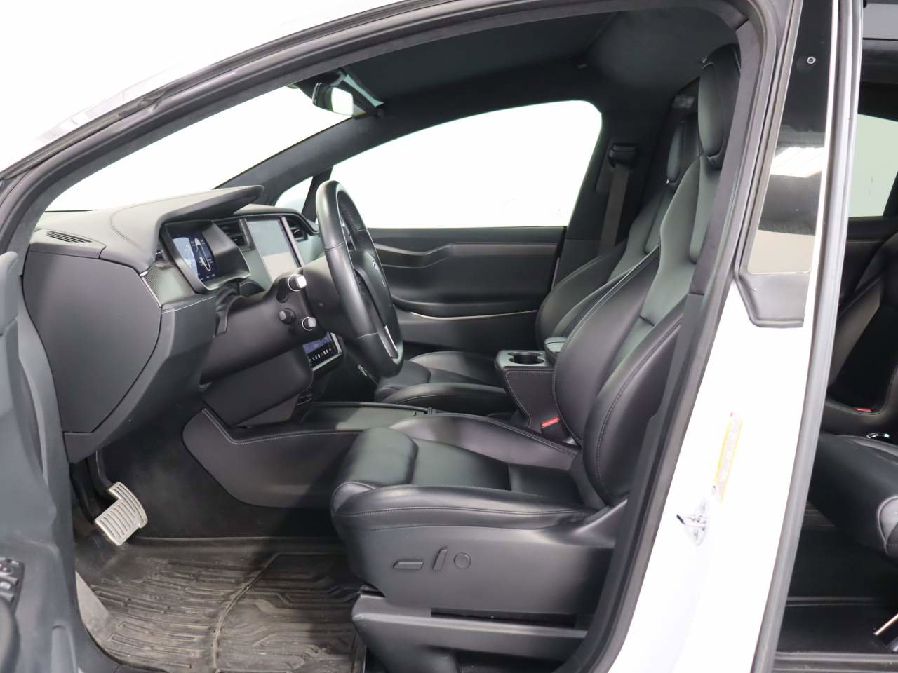 Used 2020 Tesla Model X Performance image 9