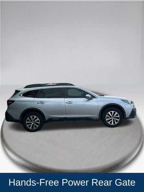 Used 2022 Subaru Outback Premium image 9