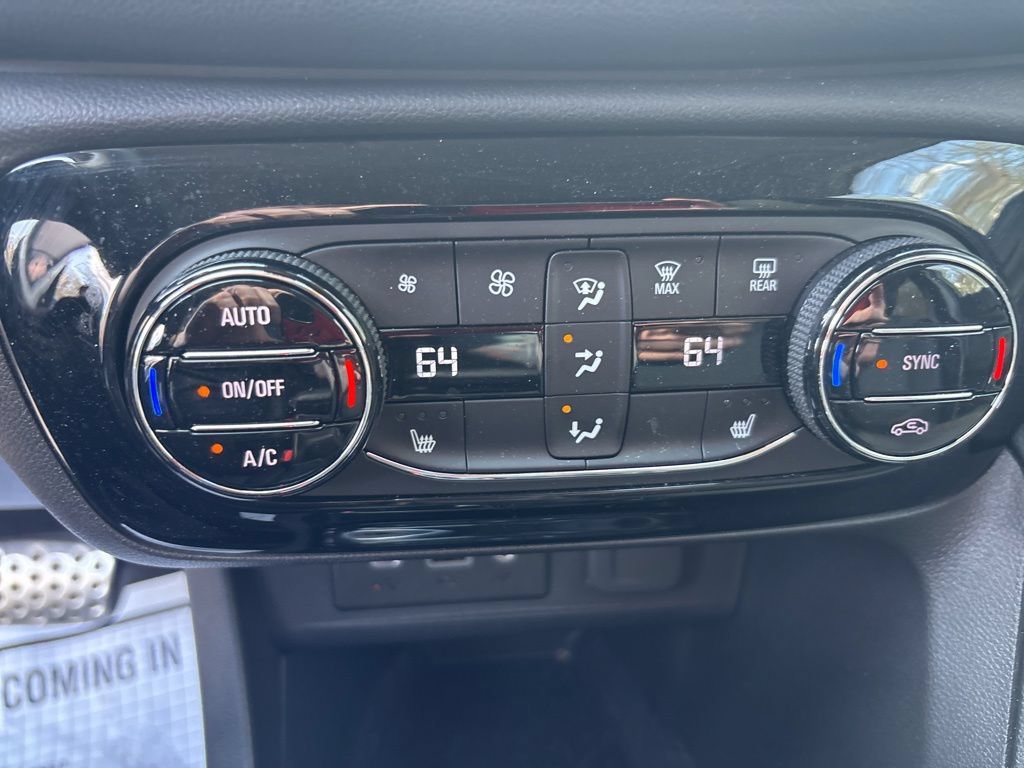 Used 2023 Buick Encore GX Select w/ Sport Touring Package FWD image 31