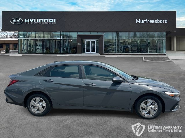 New 2026 Hyundai Elantra SE FWD image 4