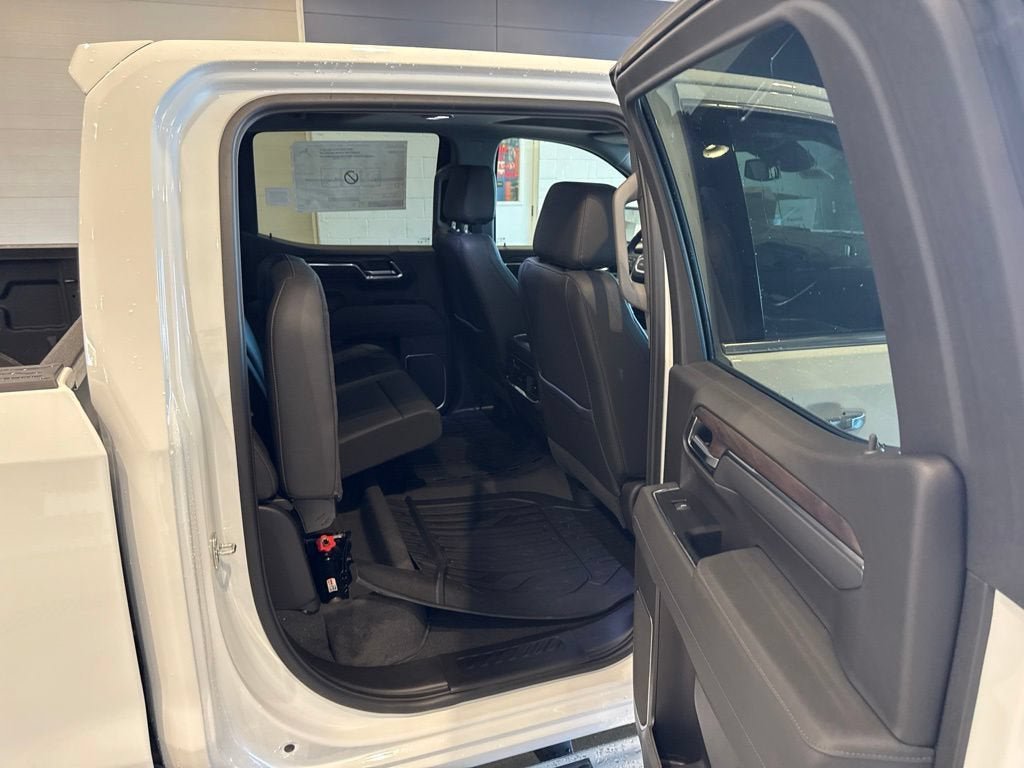 New 2026 GMC Sierra 1500 SLT w/ SLT Premium Plus Package AWD/4WD image 16