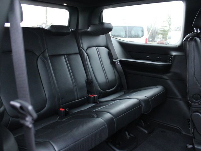 Used 2022 Jeep Wagoneer Series III w/ Flexible Seating Group image 18