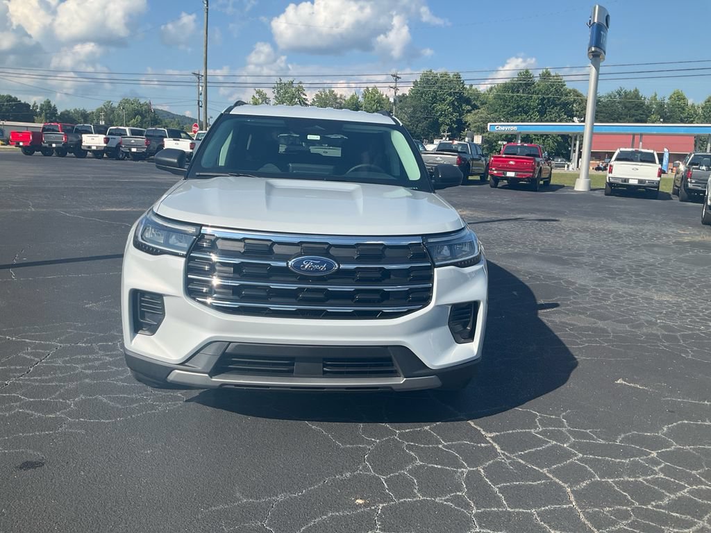 New 2026 Ford Explorer Active RWD video 2