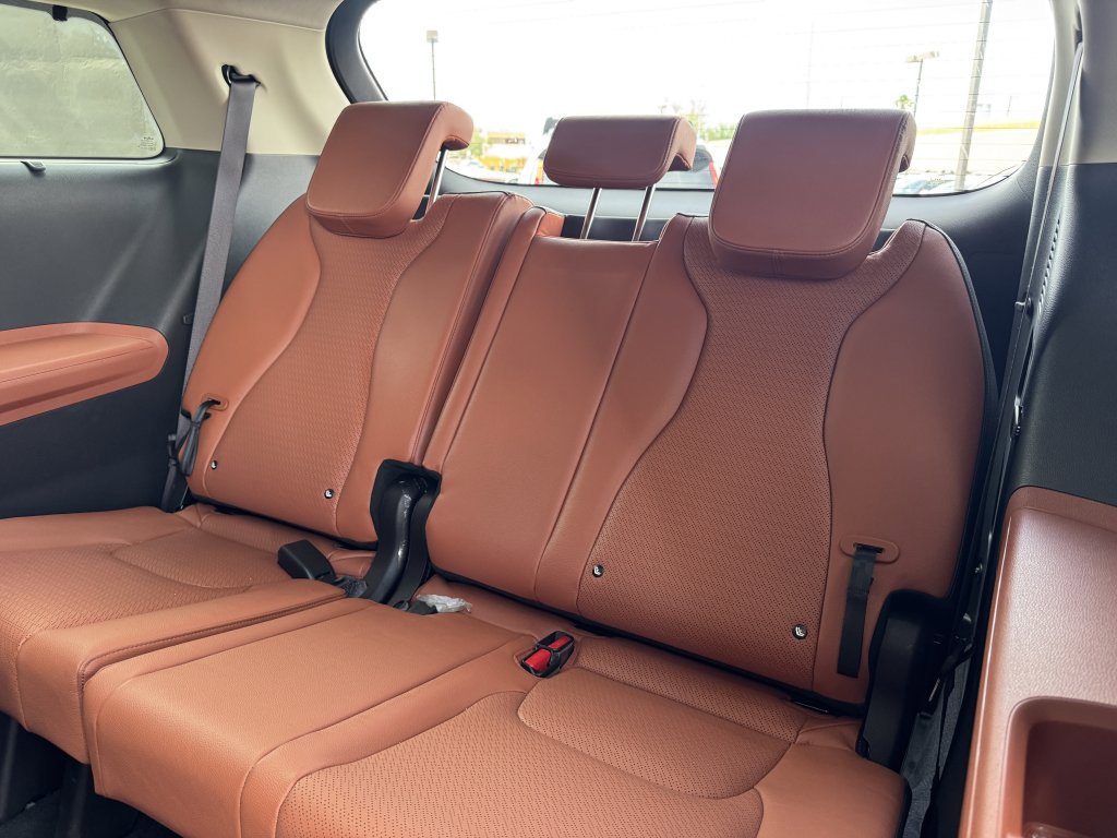 Used 2024 Kia Carnival SX Prestige FWD image 42