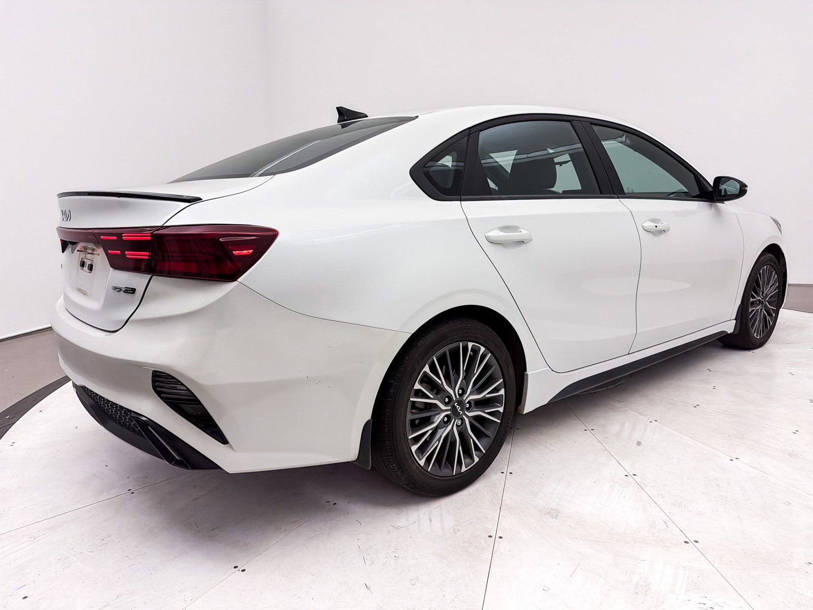 Used 2023 Kia Forte GT-Line w/ GT-Line Premium Package image 18